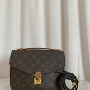 Louis Vuitton Monogram Pochette Metis