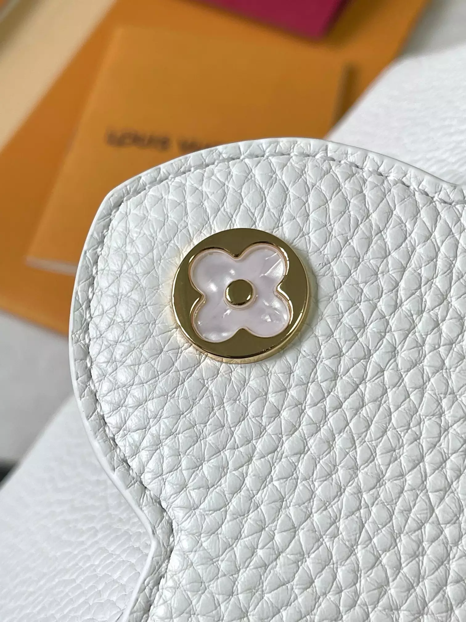 LV Capucines Mini Capushell in Snow White - Repbags.is - Image 7