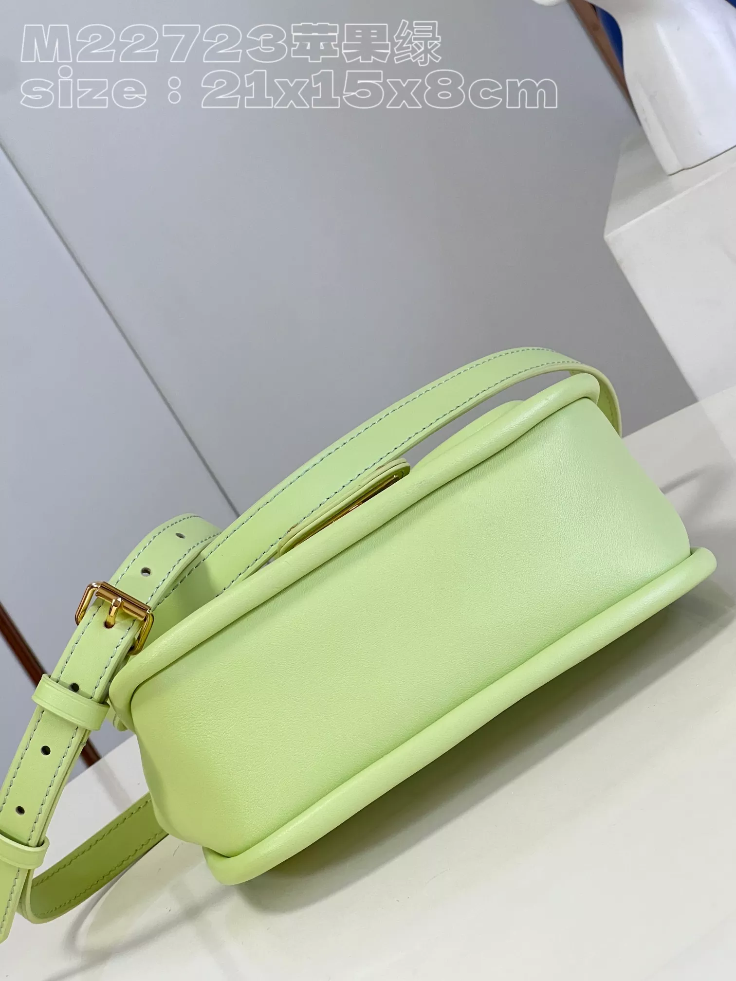 LV Hide and Seek Epi Green Handbag - ReplicaBags.is - Image 6