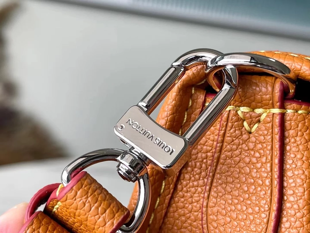 Buci Epi Leather Bag - LB274 - Image 11