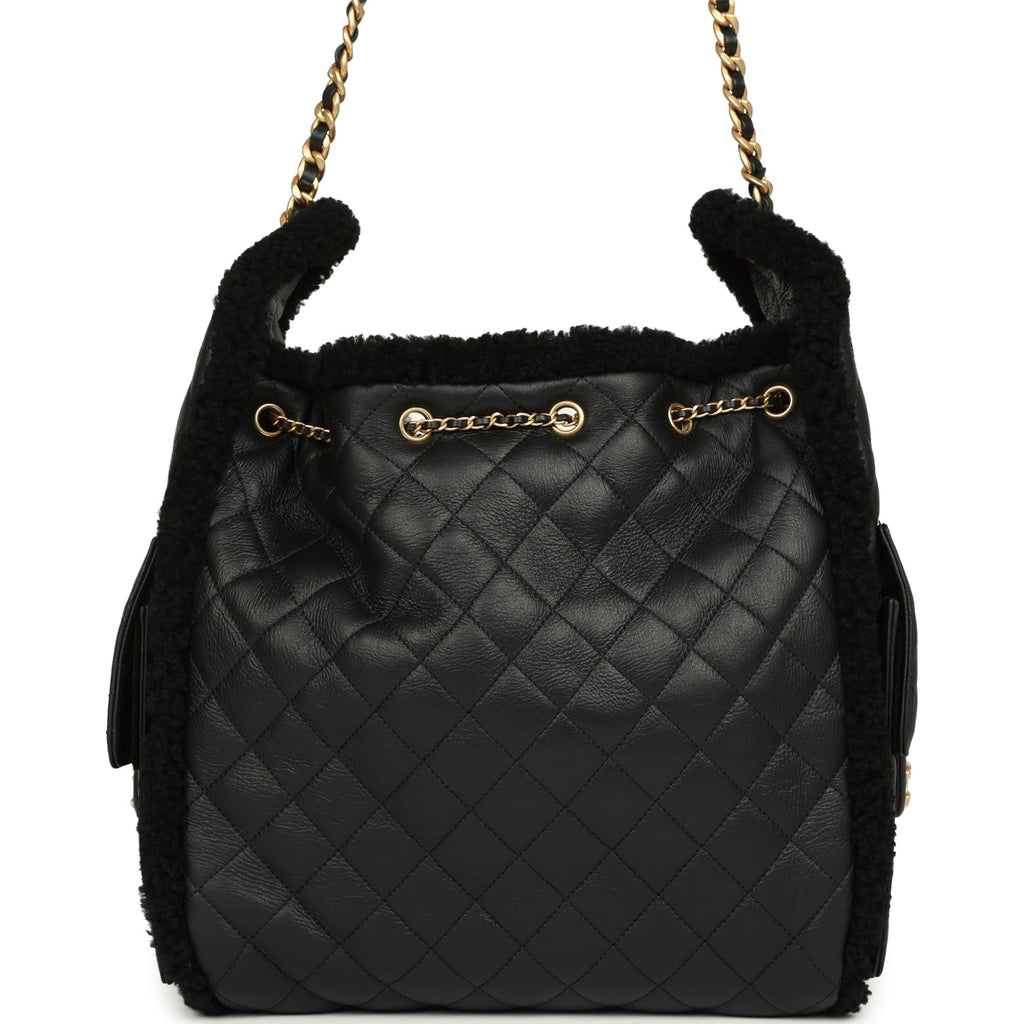 Chanel Medium 25 Hobo Bag Black Crumpled Sheepskin and Shearling Antique Gold Hardware - Image 5