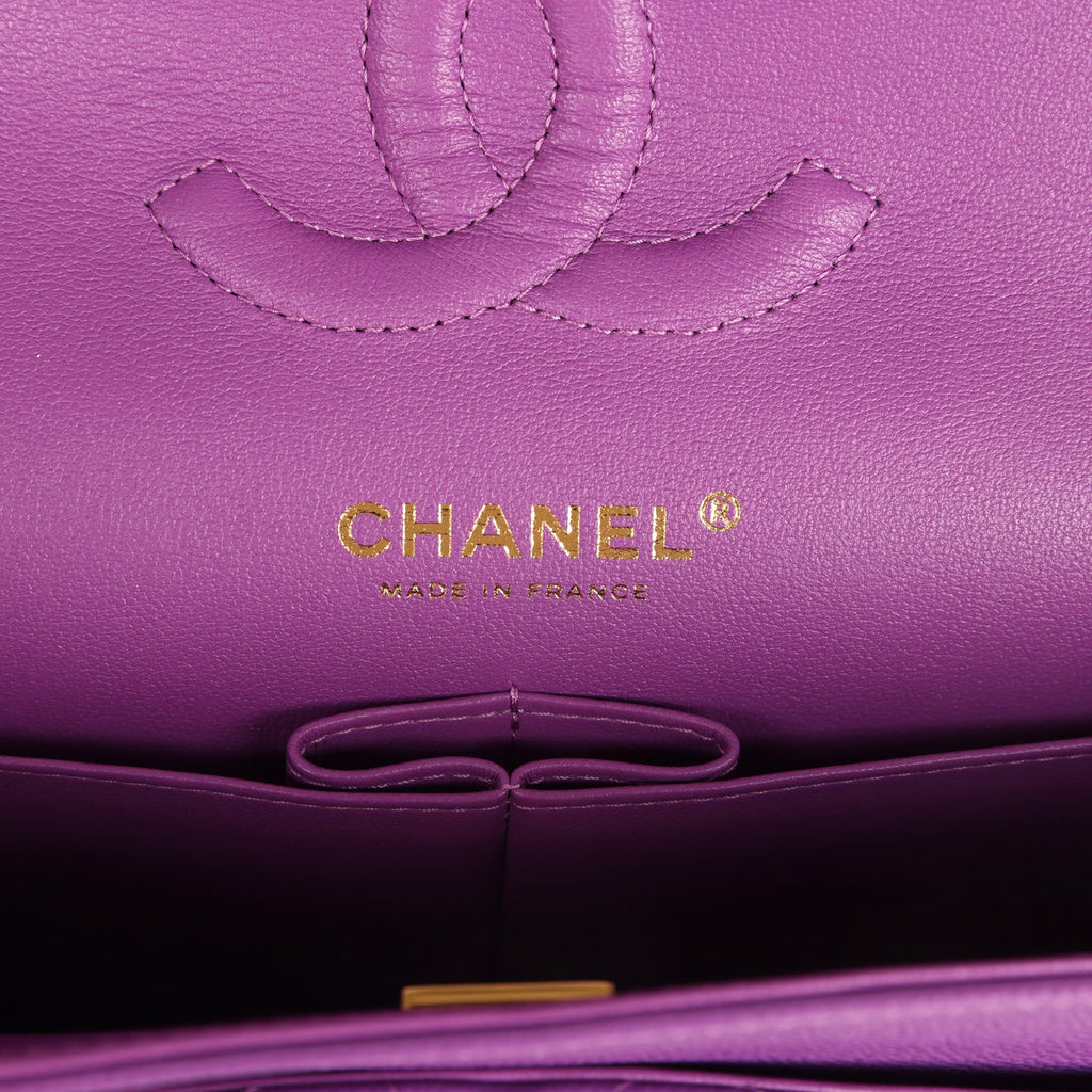 Pre-owned Chanel Medium Classic Double Flap Bag Dark Purple Shiny Caviar Light Gold Hardware - Image 9