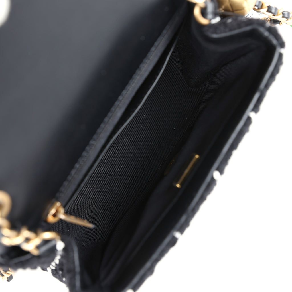 Chanel Mini Pearl Crush Square Flap Bag White and Black Tweed Antique Gold Hardware - Image 9
