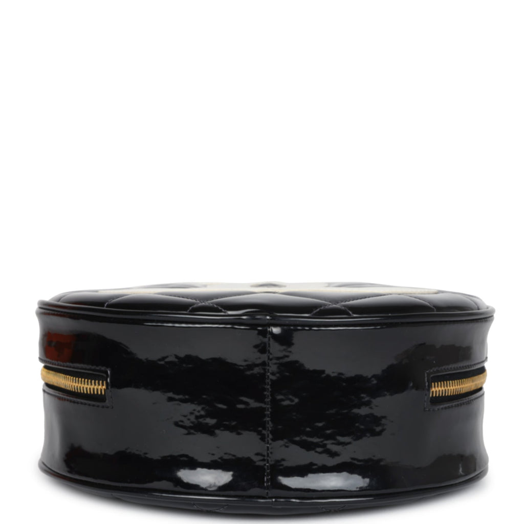 Vintage Chanel Round Vanity Bag Black and White Patent Leather Antique Gold Hardware - Image 8