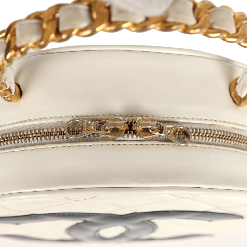 Vintage Chanel Round Vanity Bag White and Black Patent Leather Antique Gold Hardware - Image 7