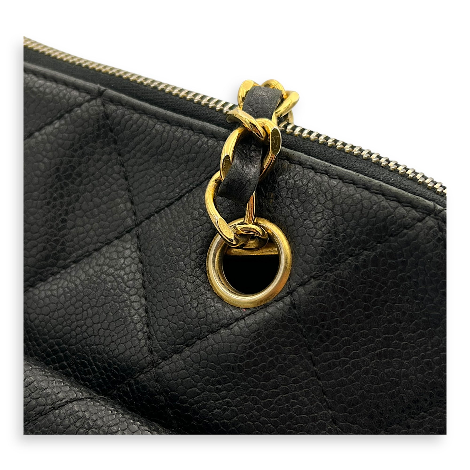 Vintage CC lock Shoulder Bag Black in Caviar Leather, Gold hardware - Image 12