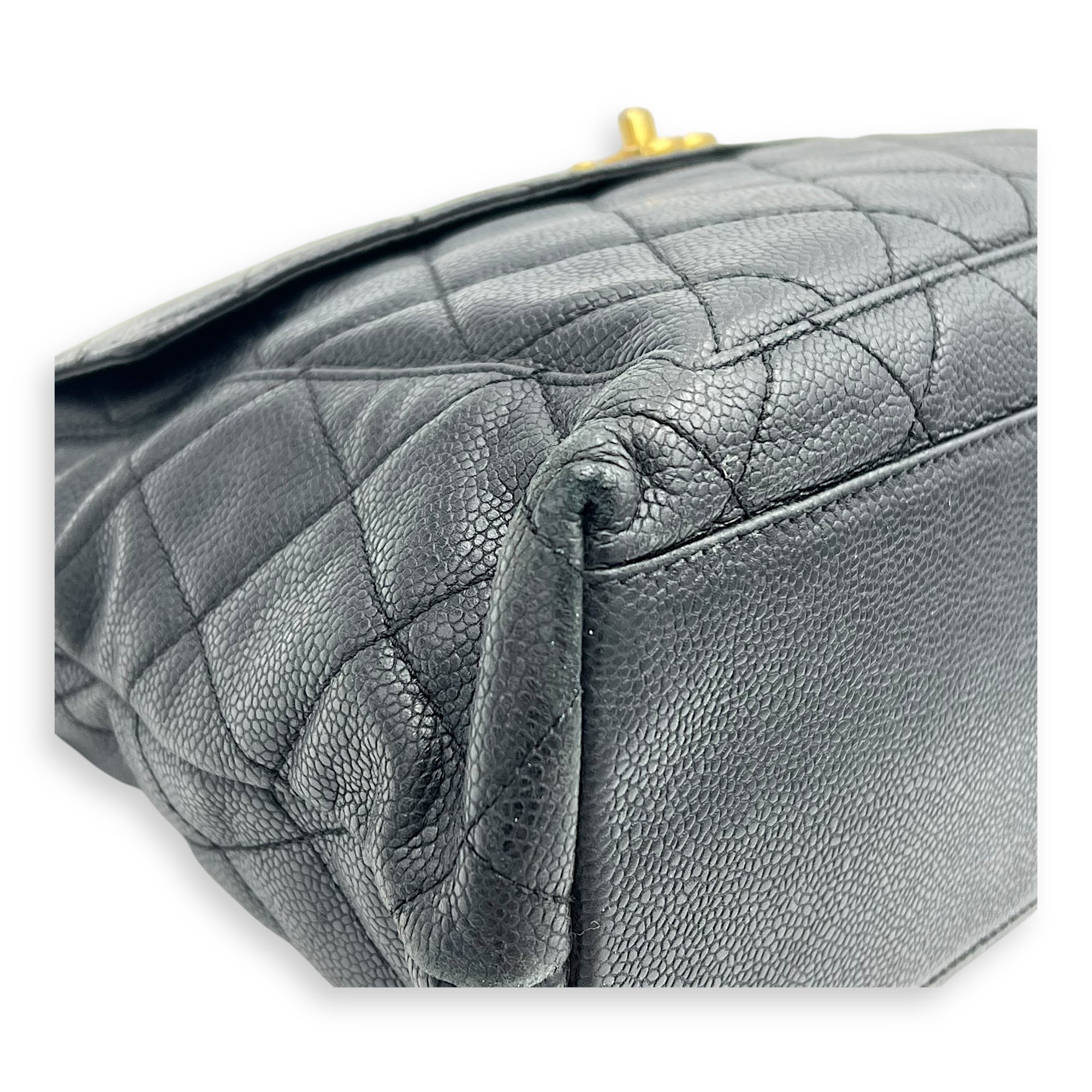 Vintage CC lock Shoulder Bag Black in Caviar Leather, Gold hardware - Image 10