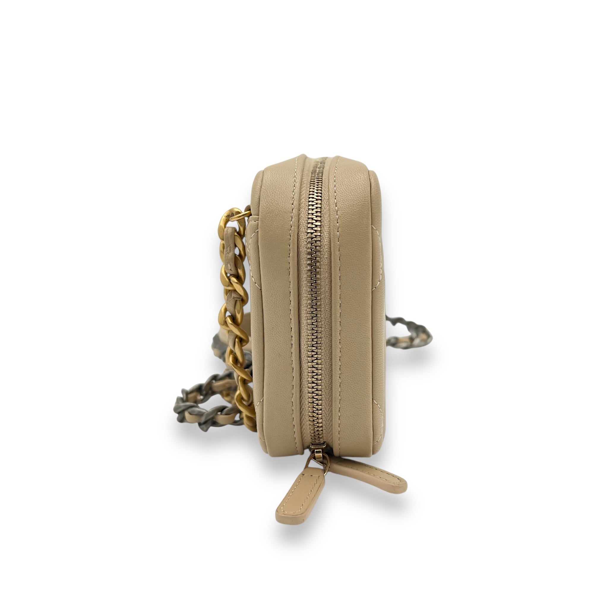C19 Beige Clutch With Chain Camera Bag in Lambskin, Mixed hardware - Image 4