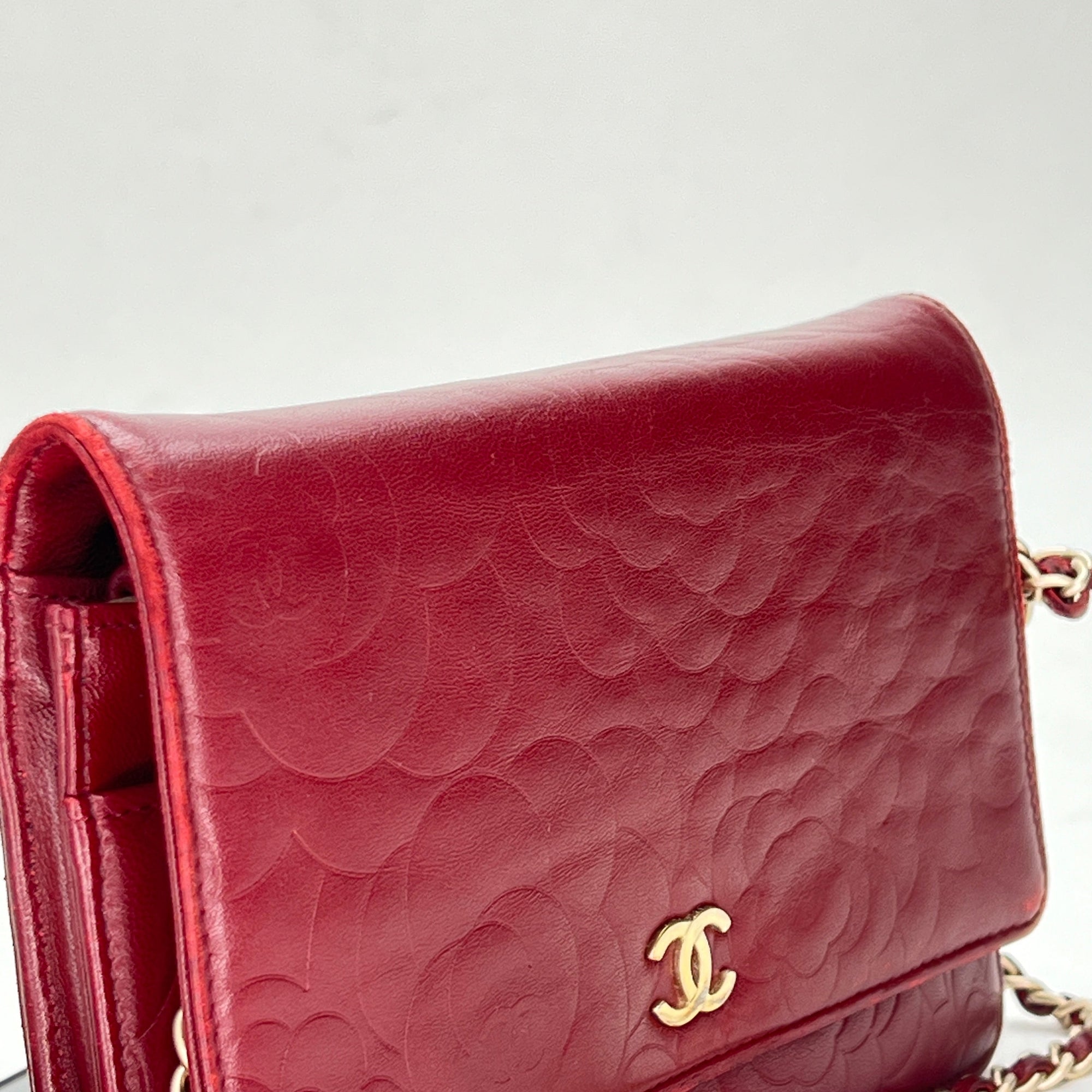 Camellia Red Wallet on Chain in Lambskin, Gold hardware - Image 8