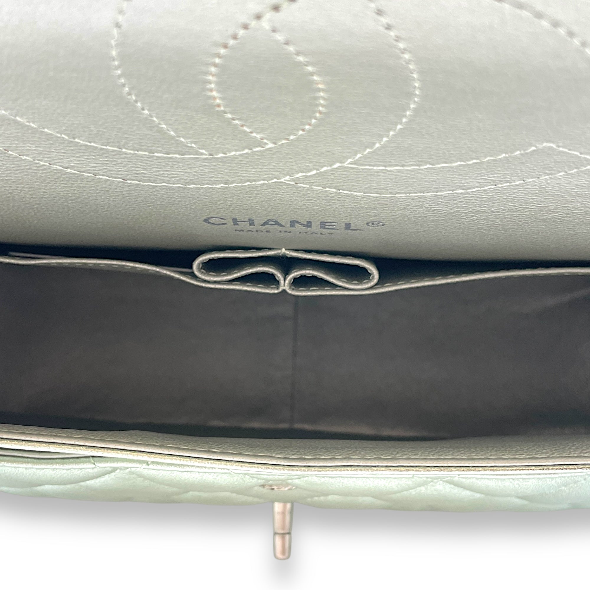 Classic Double Flap Metallic Green Shoulder Bag in Lambskin, Matte Ruthenium hardware - Image 7