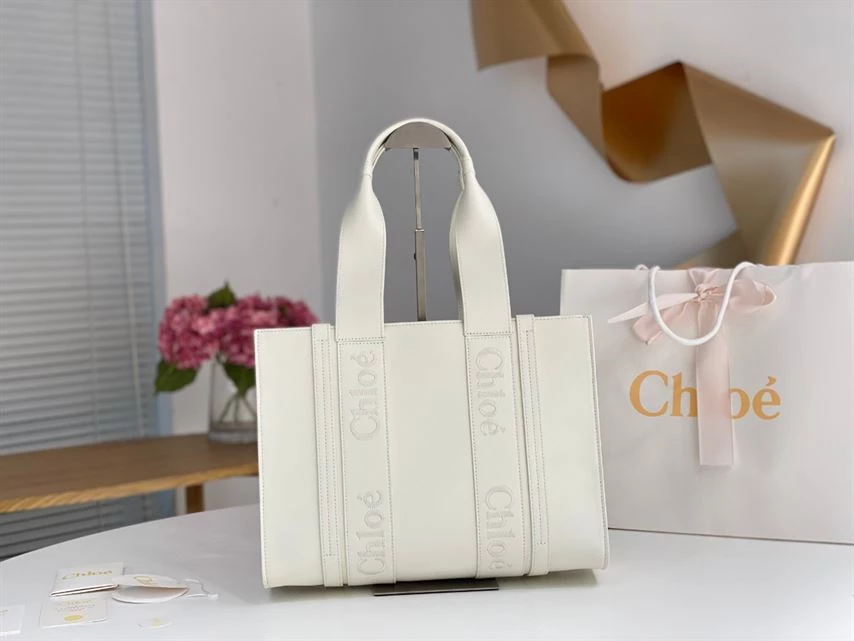 Chloé Medium Woody Tote Bag - MB004 - Image 3