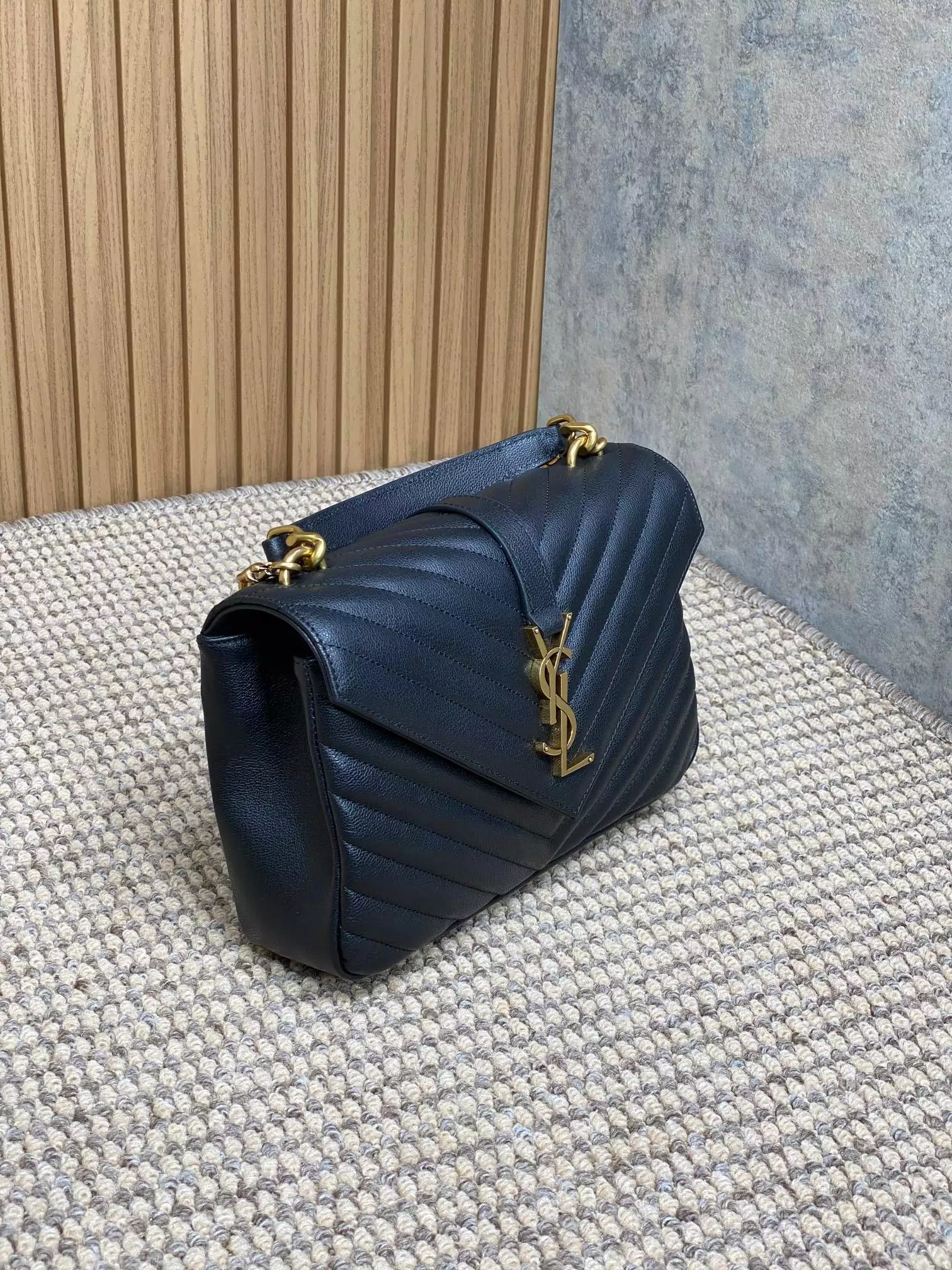 College Medium in Quilted Leather - Repbags.ru - Image 7