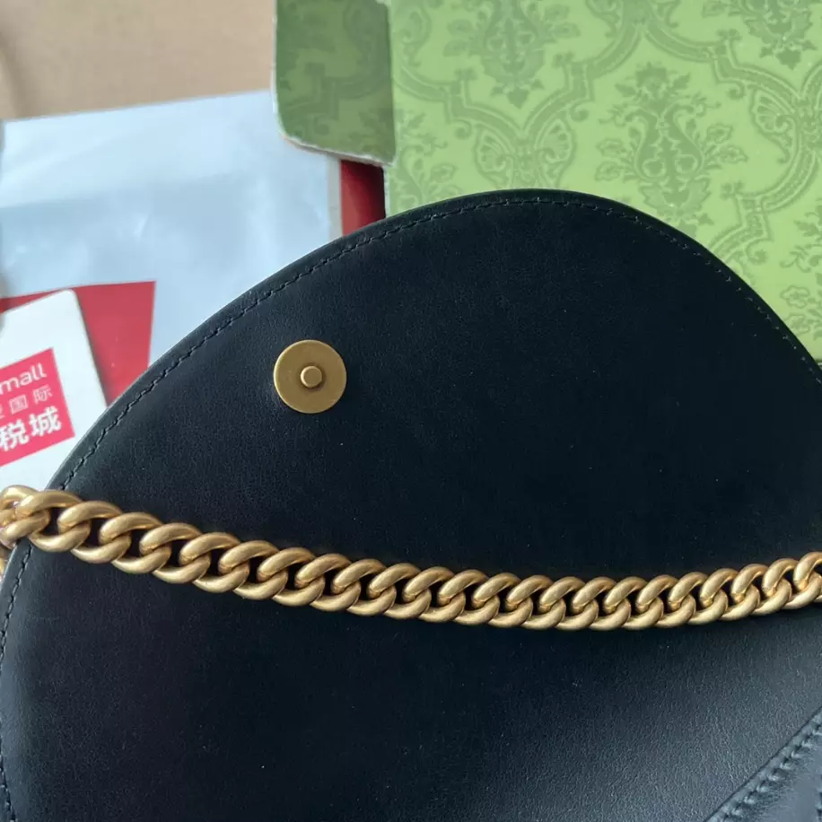 GG Marmont Matelassé Chain Mini Bag - Image 10