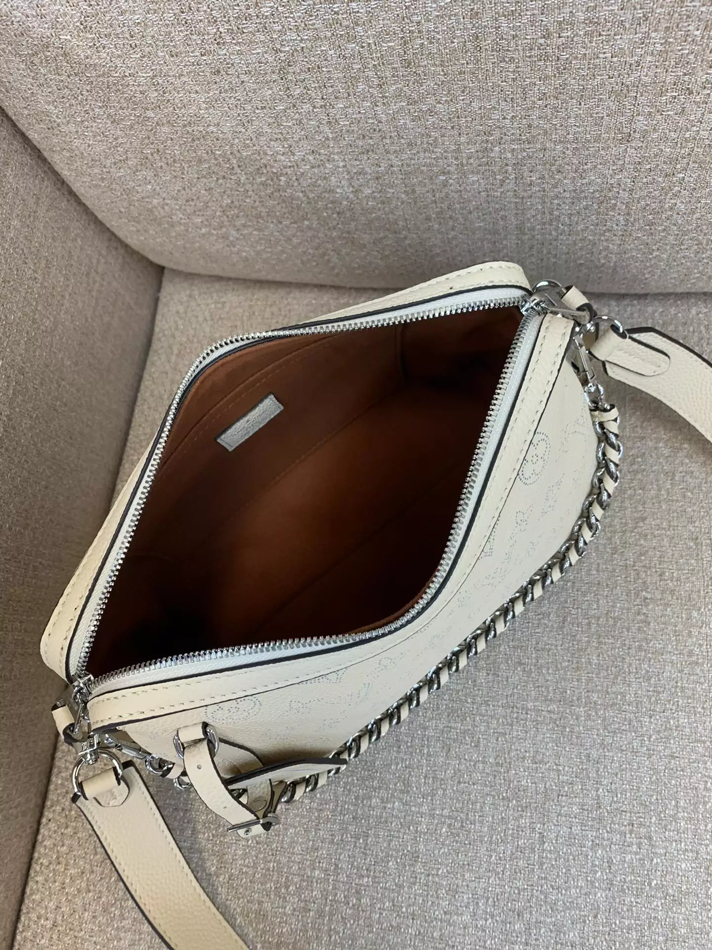 Hand It All PM Mahina in Crème Beige - Repbags.ru - Image 9