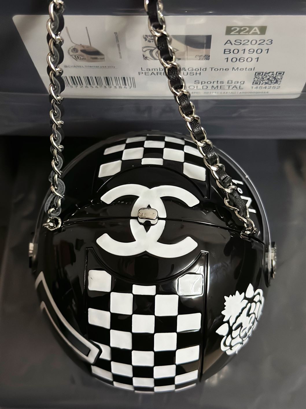 Helmet Minaudiere Black & White Resin, Strass & Silver-Tone Metal - CB024 - Image 8