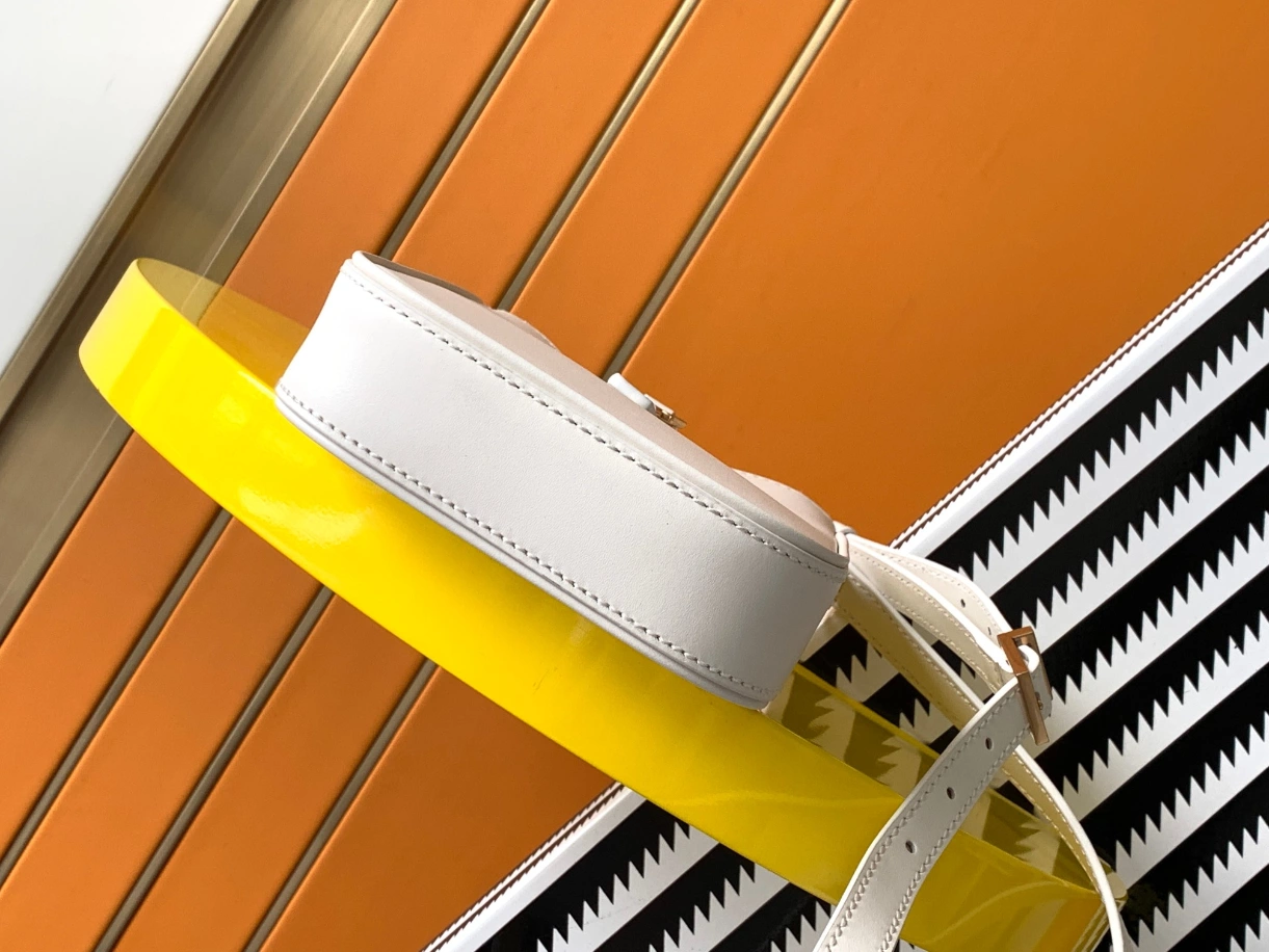 LE 5 À 7 Vertical in Smooth Leather bag - Image 5