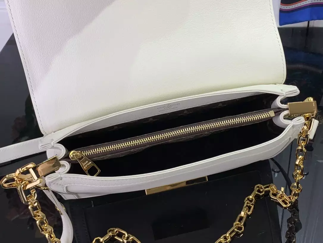 LV Dauphine Soft MM White Calfskin - Repbags.ru - Image 9