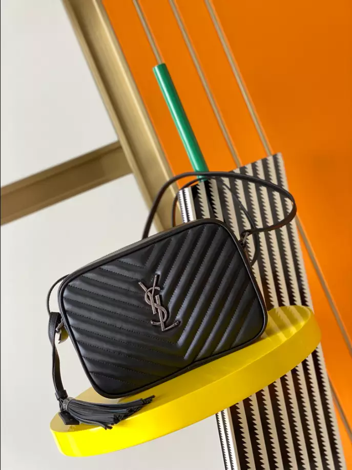 Lou in Quilted Leather camera bag - Image 3