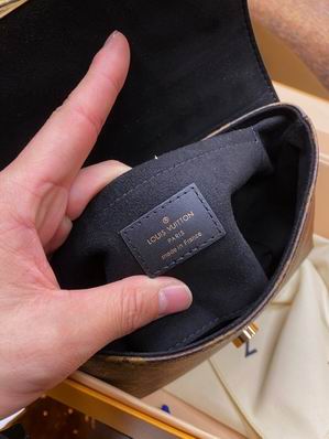 Louis Vuitton Locky BB Black - Image 10