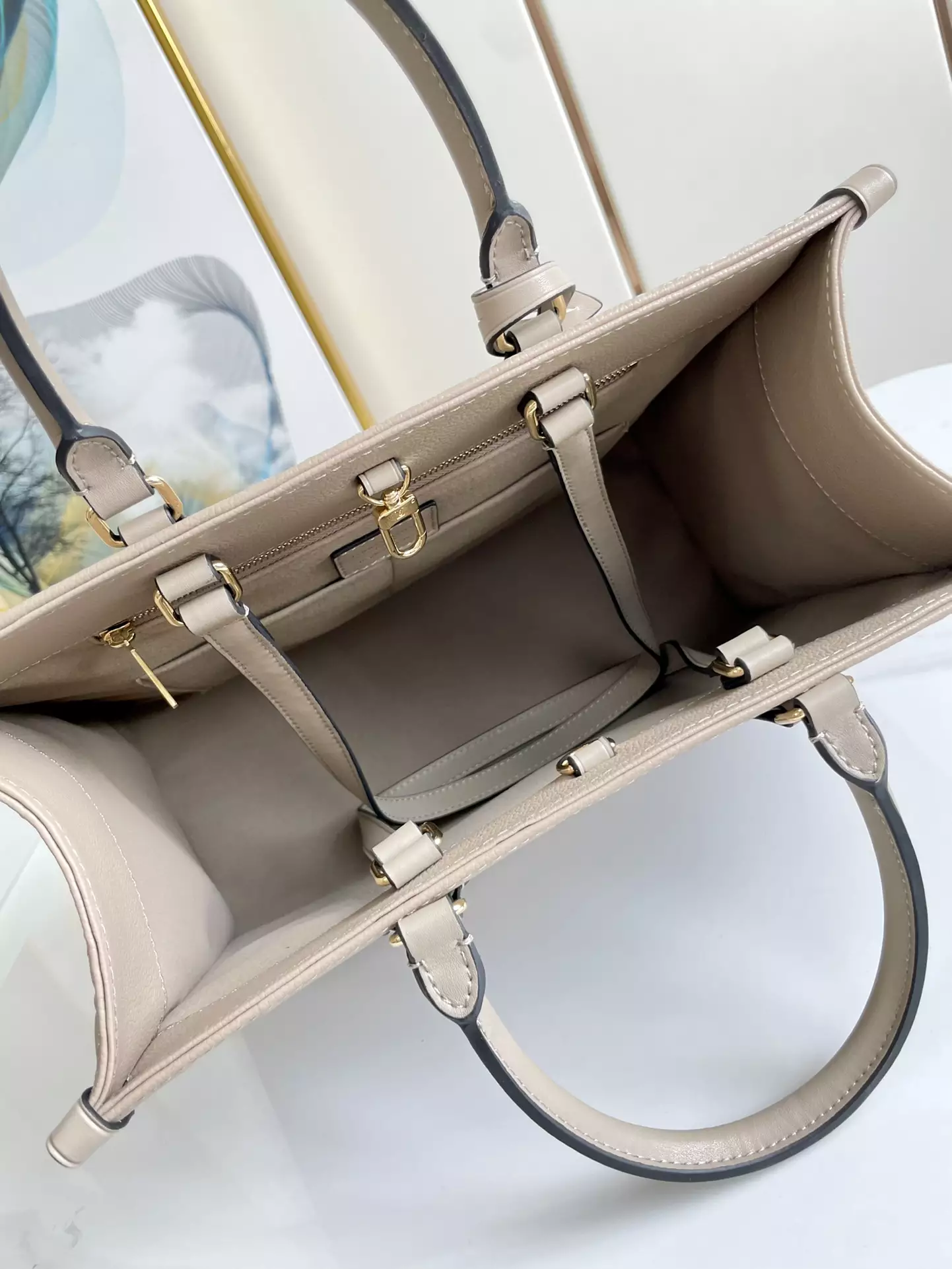 OnTheGo MM Monogram Empreinte Dune Leather - Repbags.ru - Image 9