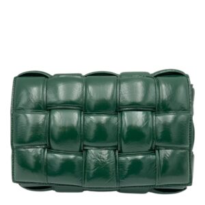 Cassette Shoulder Bag Green in Patent Leather, Gold hardware