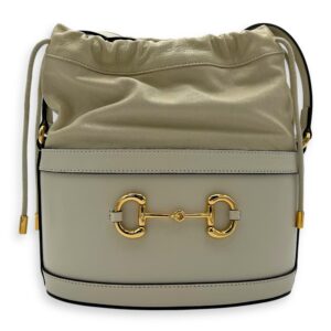 Horsebit 1955 White Bucket Bag in Calfskin, Gold hardware