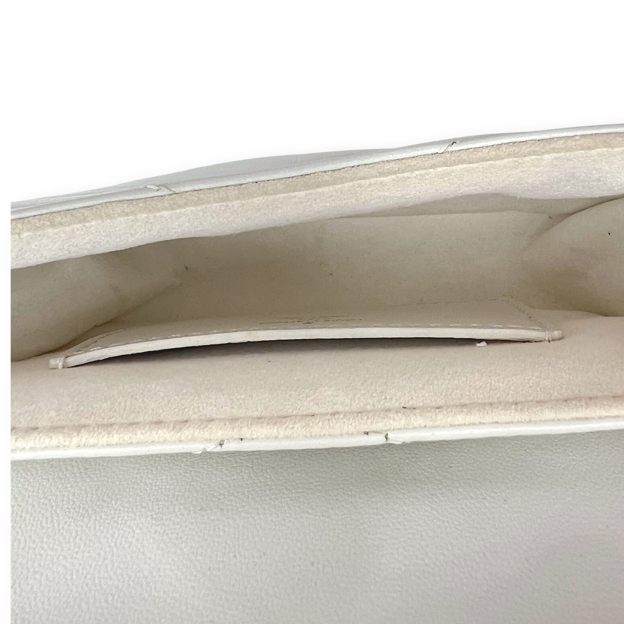 New Wave Crossbody Bag White in Calfskin, Gold hardware - Image 7