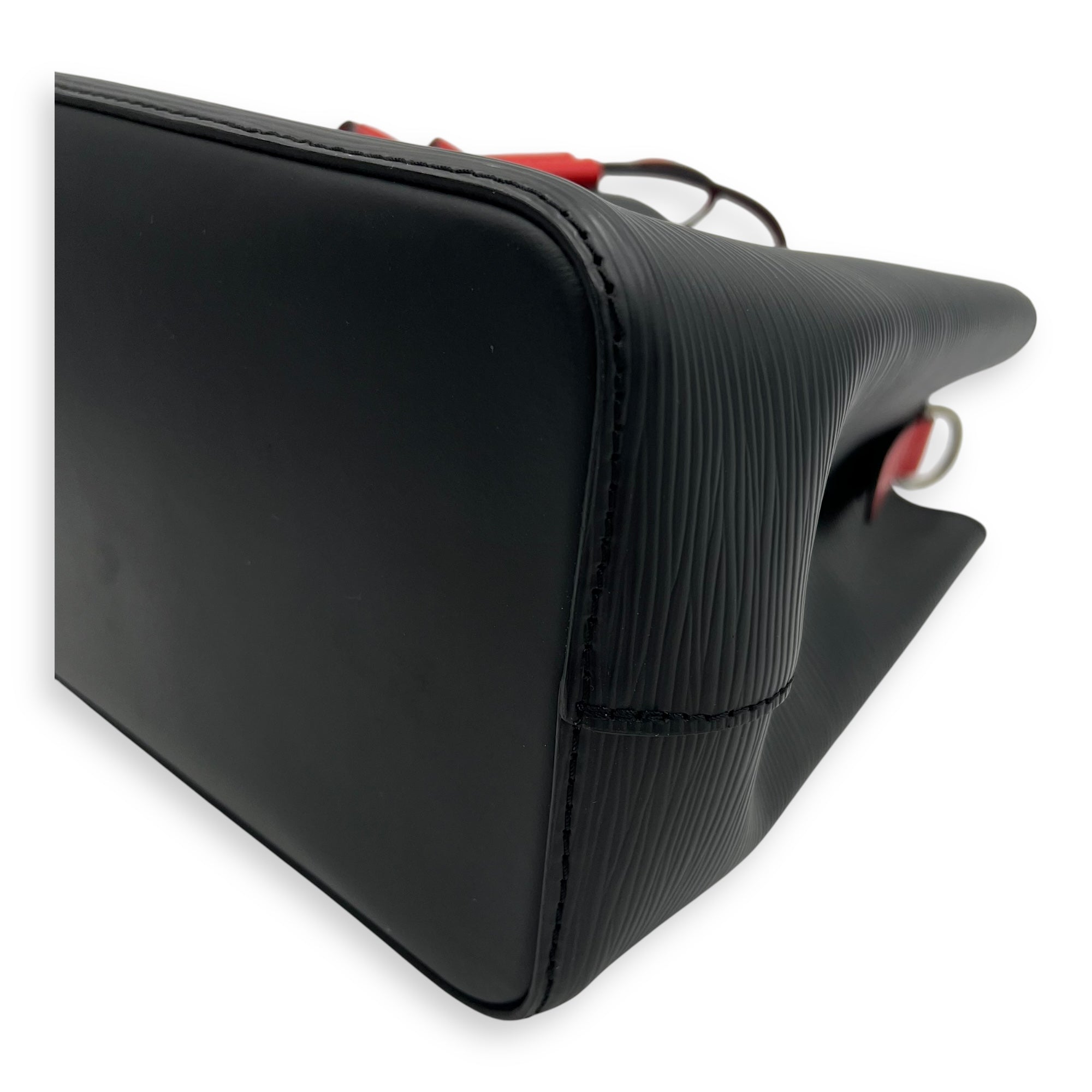 NeoNoe Bucket Bag BB Black in Epi Leather, Silver hardware - Image 9