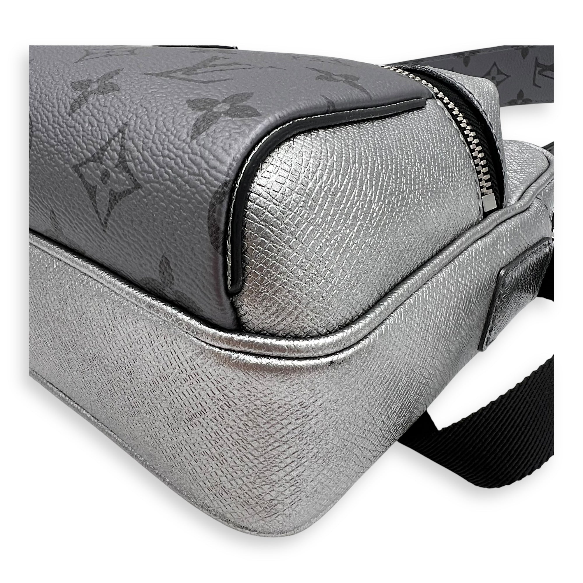 Logo Silver Messenger in Monogram Coated Canvas, Silver hardware - Image 7