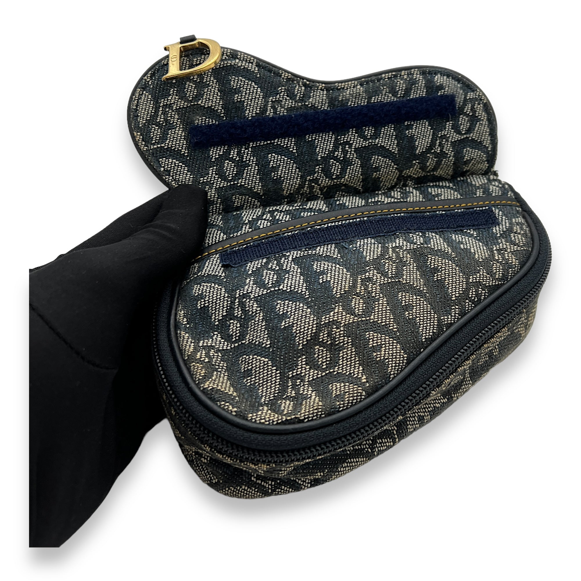 Saddle Pouch Blue in Jacquard, Gold hardware - Image 12