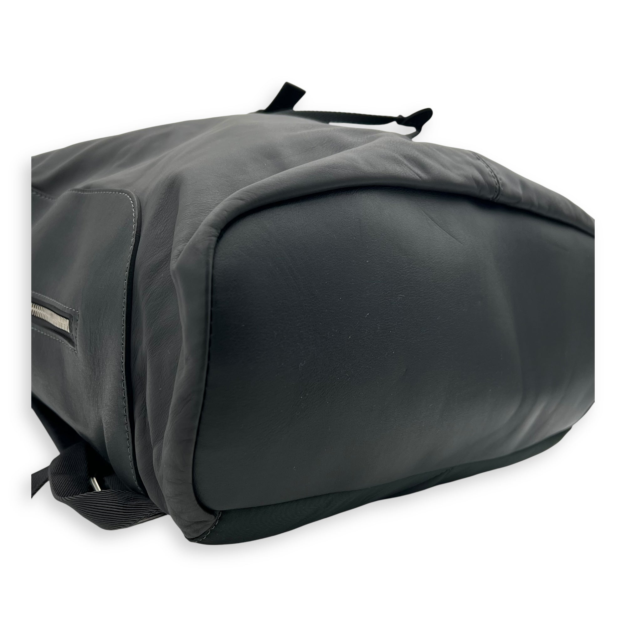 V-Line Pulse Grey Backpack in Calfskin, Silver hardware - Image 10