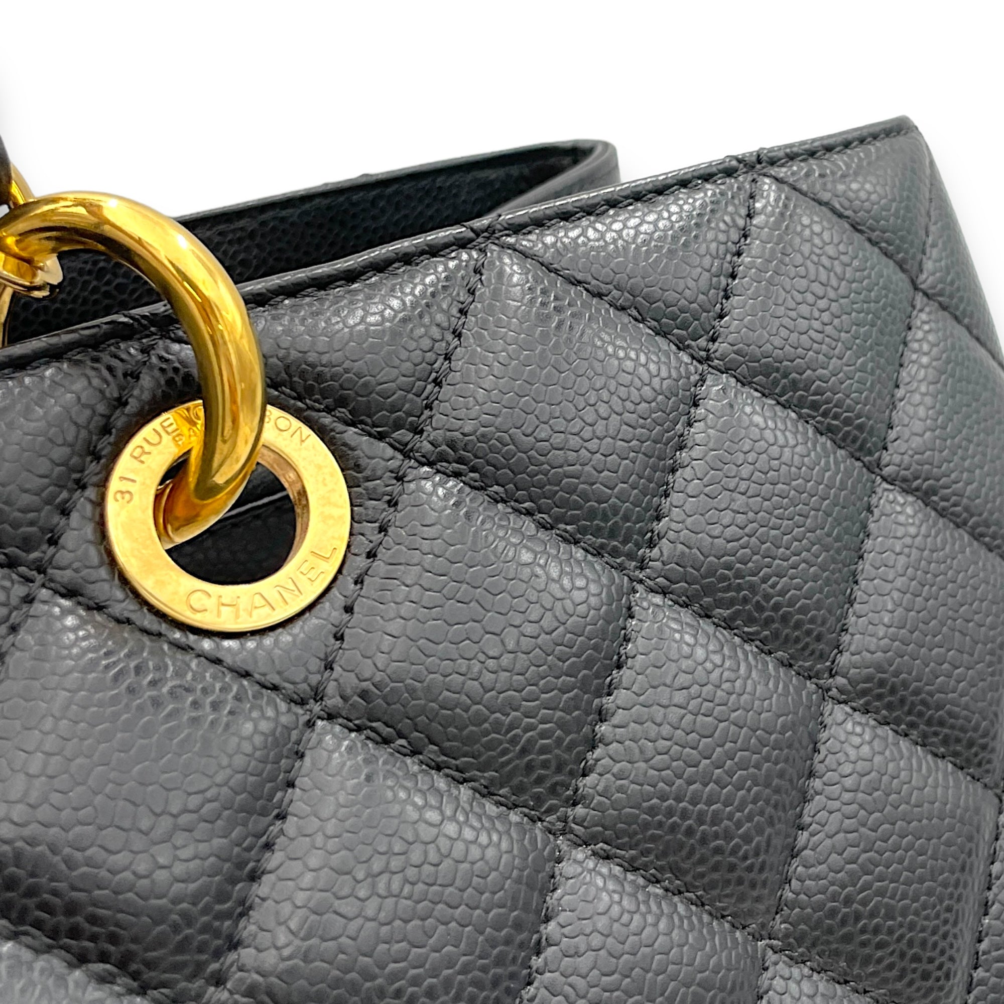 GST XL Black Shoulder Bag in Caviar Leather, Gold hardware - Image 10