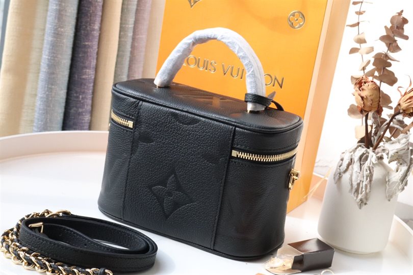 Vanity PM Other Monogram Canvas - LB210 - Image 4