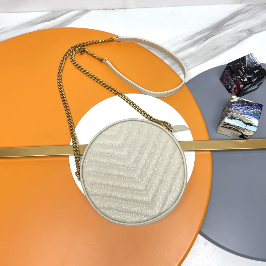 Vinyle in Grain de Poudre Leather round zipped bag - Image 4