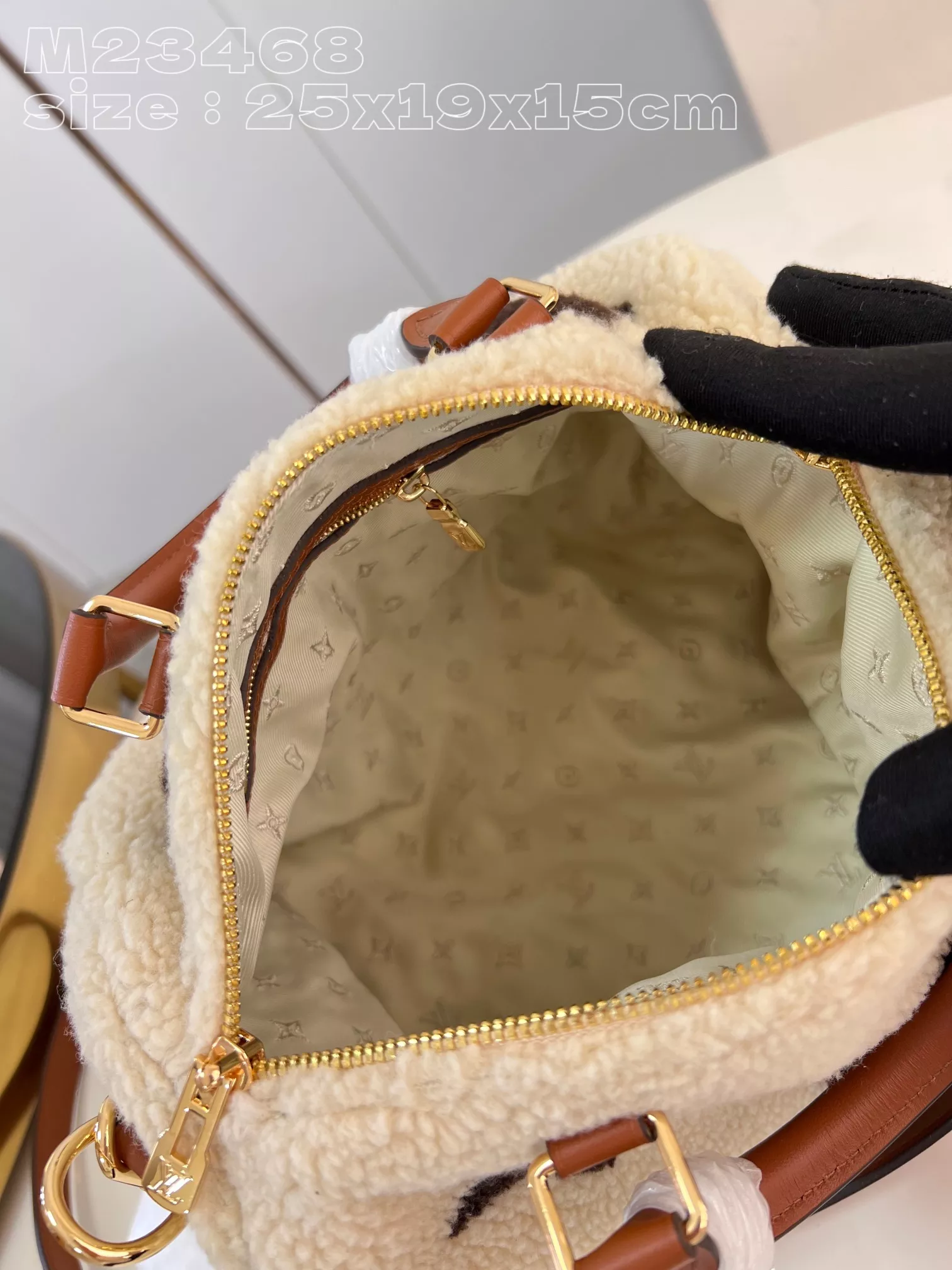 LV Ski Speedy Bandoulière 25 Cream/Brown - ReplicaBags.is - Image 5