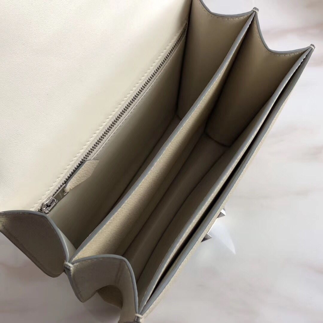 Hermes 2002 20cm Bag In Craie Evercolor Calfskin - Image 9