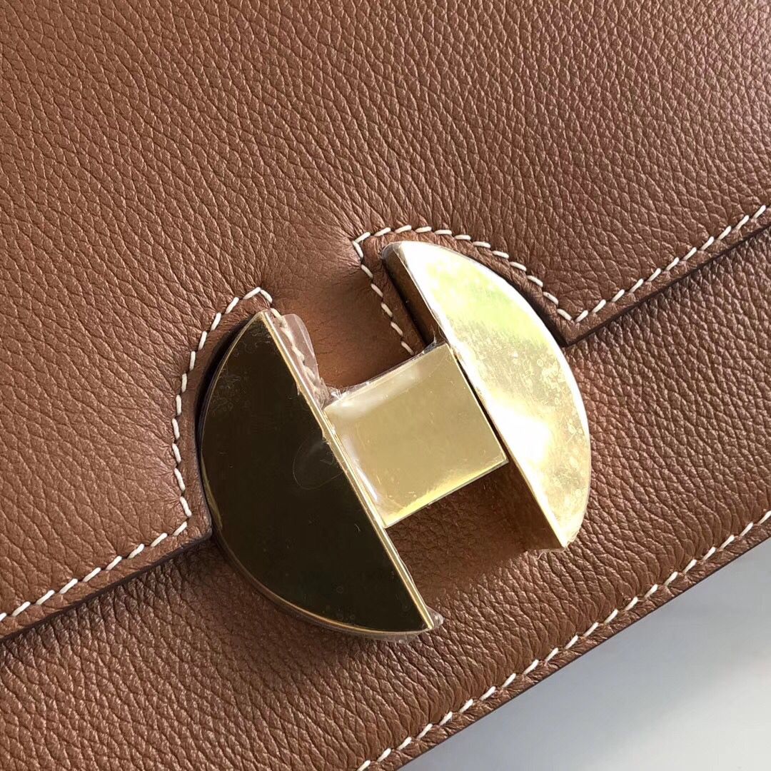 Hermes 2002 20cm Bag In Gold Evercolor Calfskin - Image 5