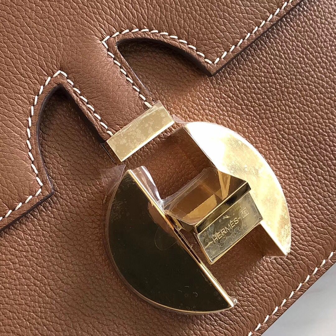 Hermes 2002 20cm Bag In Gold Evercolor Calfskin - Image 6