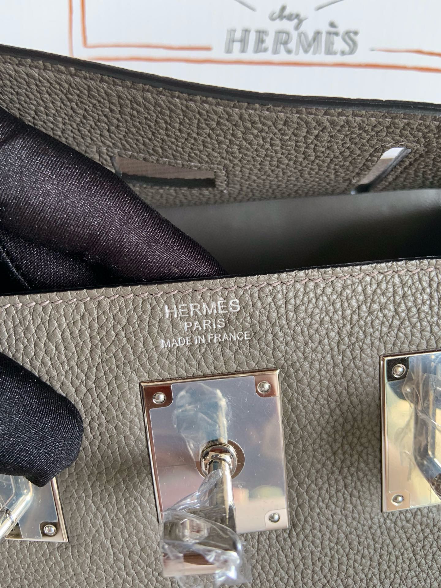 Hermes Hac a Dos PM Backpack in Etain Clemence Leather - Image 7