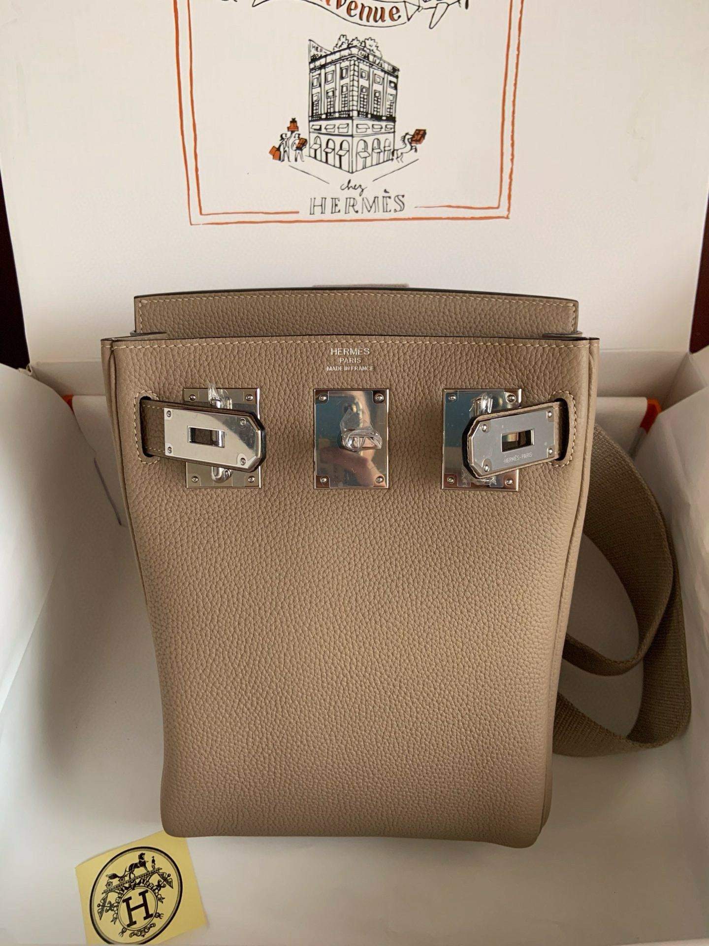 Hermes Hac a Dos PM Backpack in Tourterelle Clemence Leather - Image 10