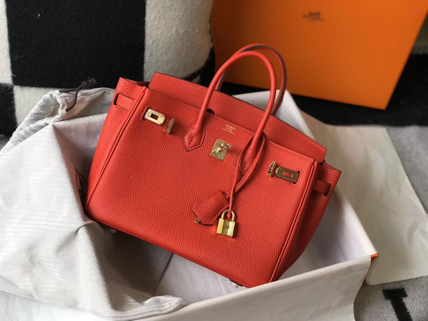 Hermes Birkin 25cm Bag In Red Clemence Leather GHW - Image 4