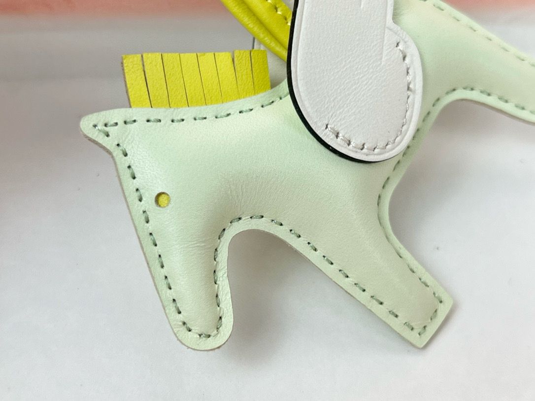 Hermes Rodeo Pegase PM Bag Charm in Vert Fizz/Yellow/Craie Lambskin - Image 5