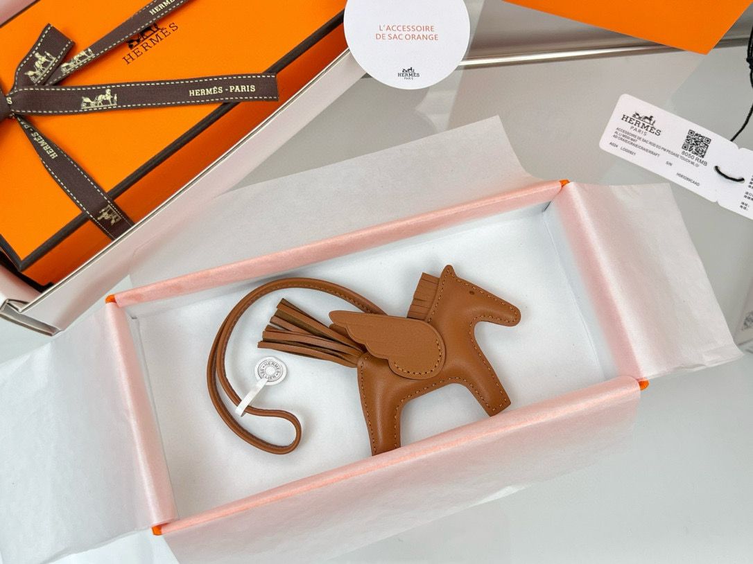 Hermes Rodeo Pegase PM Bag Charm in Gold Lambskin - Image 5