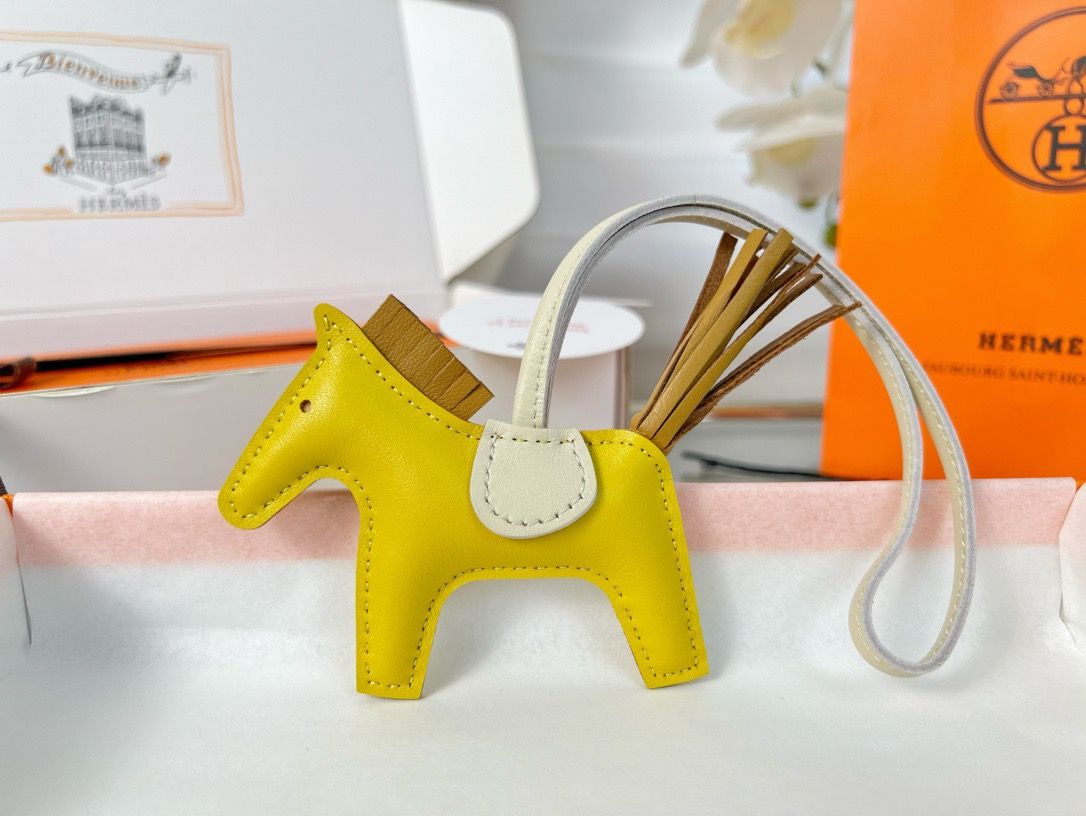 Hermes Rodeo PM Bag Charm in Yellow/Sesame/Craie Lambskin - Image 6
