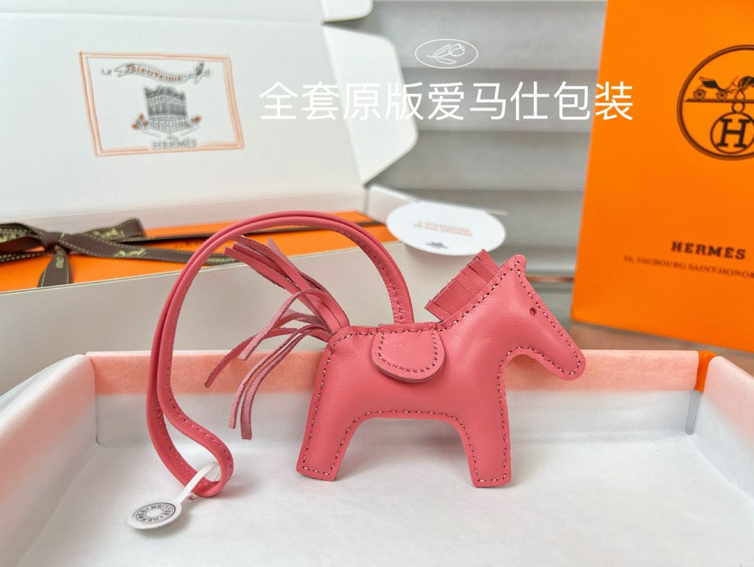 Hermes Rodeo PM Bag Charm in Rose Lipstick Lambskin - Image 3