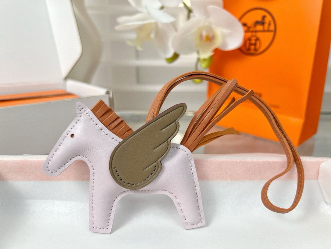 Hermes Rodeo PM Bag Charm in Mauve Pale/Taupe /Gold Lambskin - Image 4