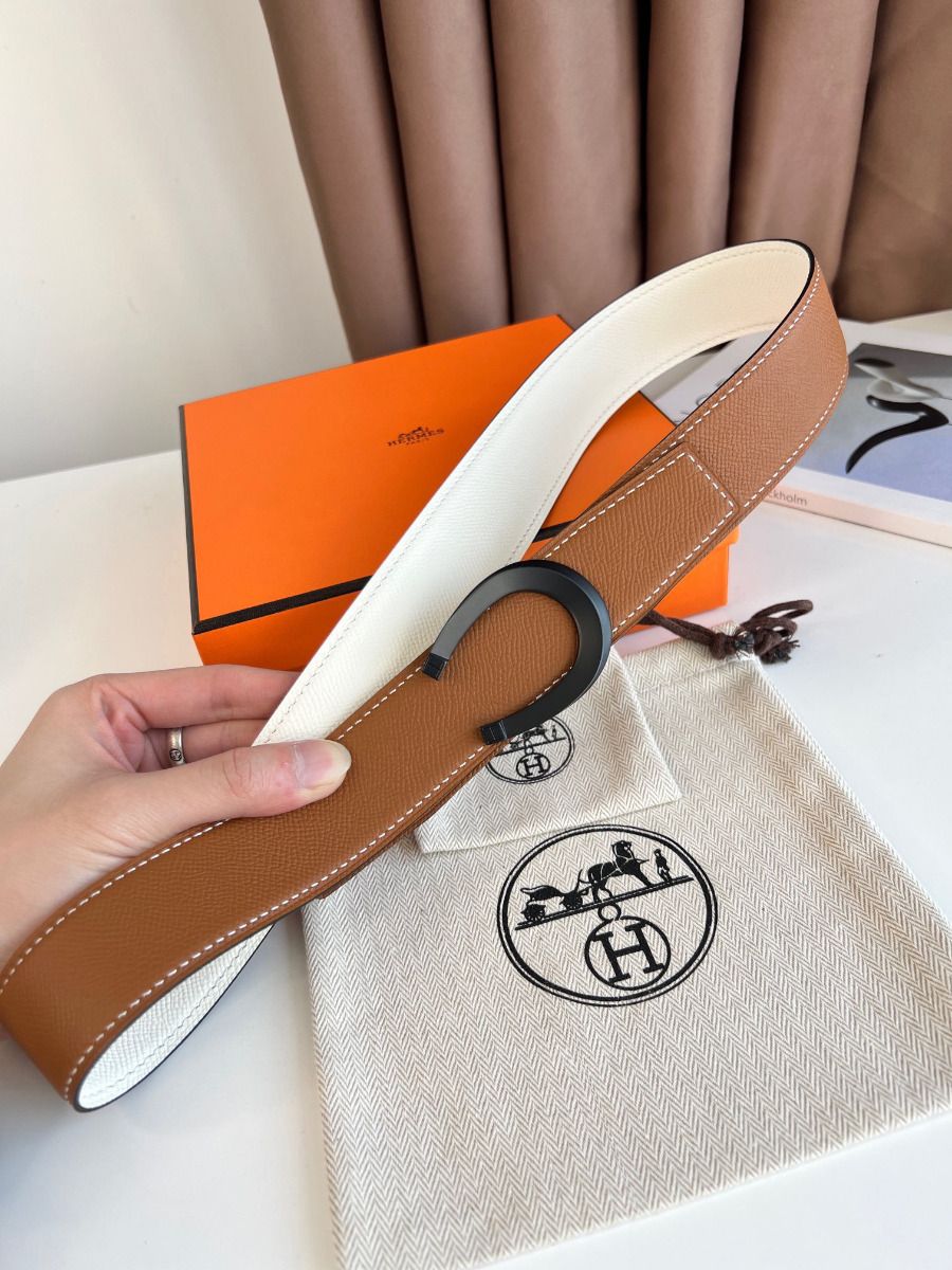 Hermes Luck Reversible Belt 38MM in Epsom Leather with Black Buckle - Image 6