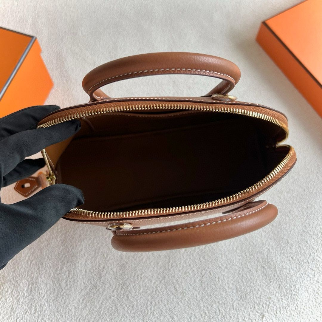 Hermes Bolide 1923 25 Handmade Bag in Gold Evercolor Calfskin - Image 9