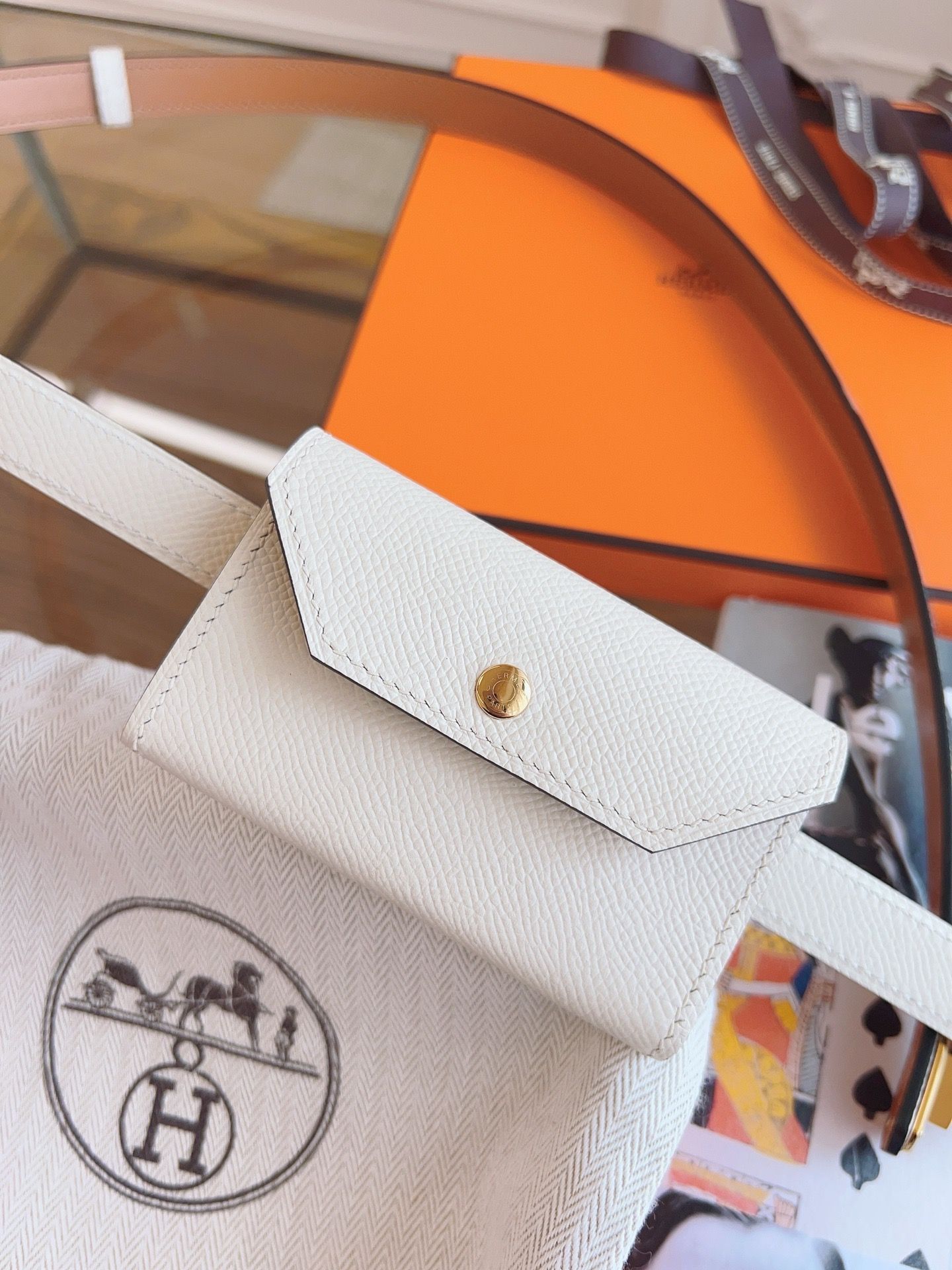 Hermes Kelly Pocket 18 Belt in White Epsom Calfkin - Image 4