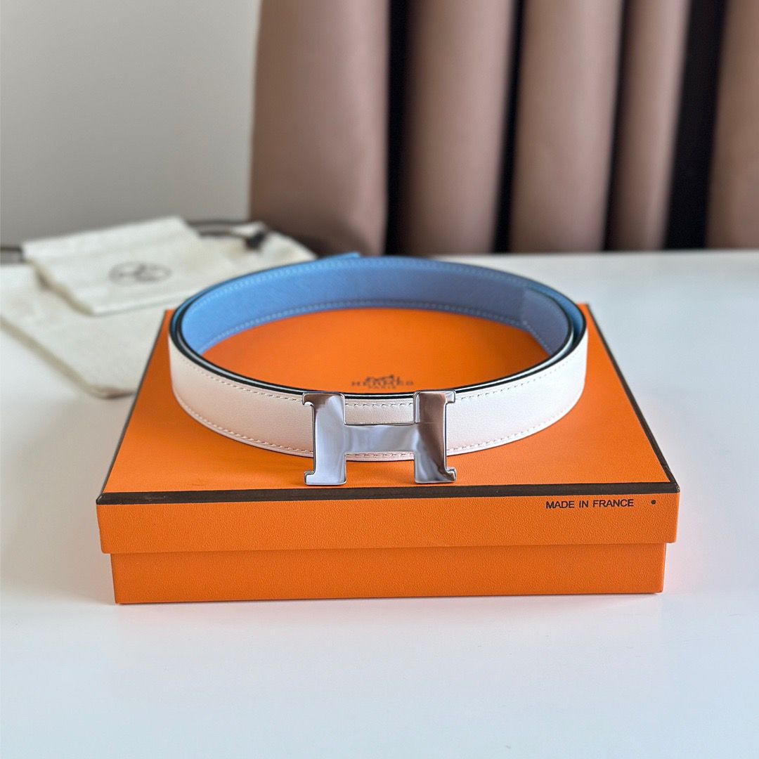 Hermes Mini Constance 24mm Belt in Blue Epsom Leather and White Swift Leather - Image 3